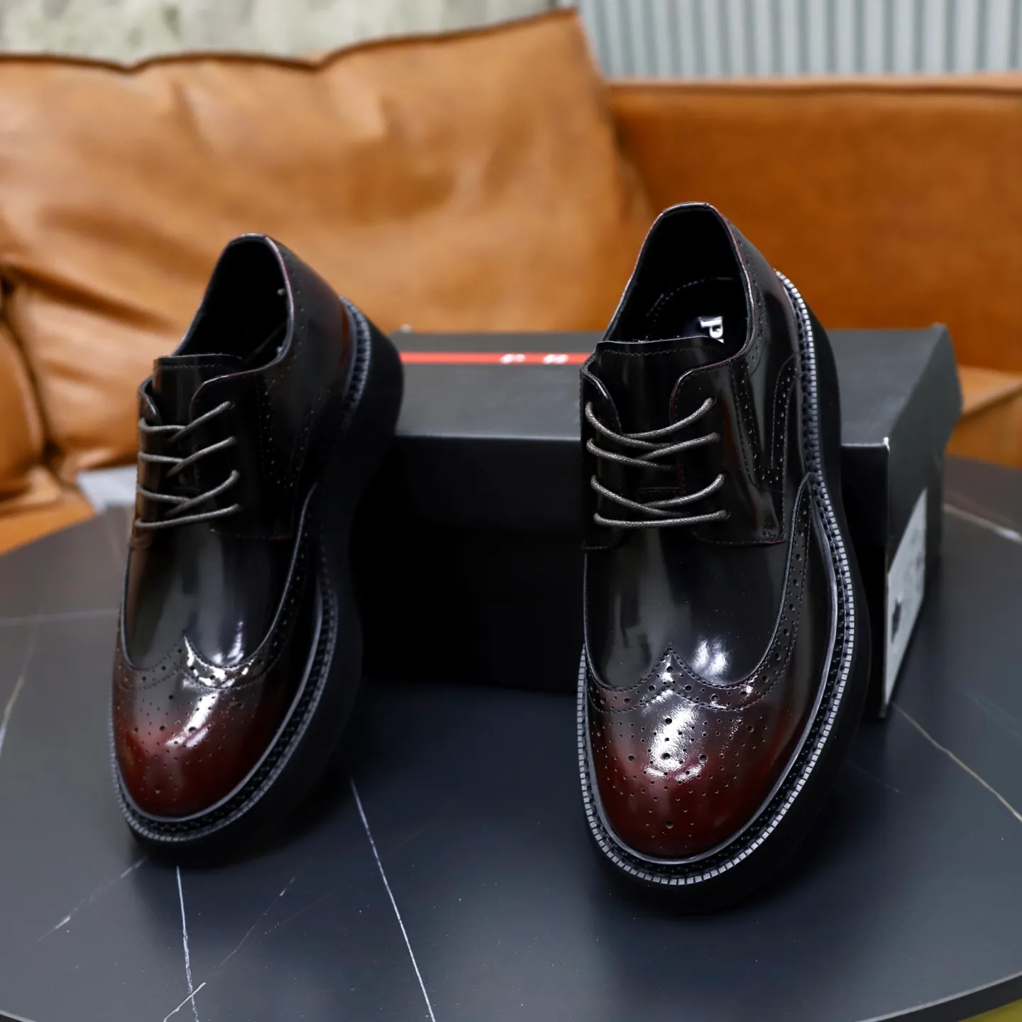 Ex-factory price: 640💰🙅‍♂️🙅‍♂️🙅‍♂️Cowhide Brand: PRADA Standard code: 38-44 (45 customized) Grade: Same as the official website Material: Original high-grade cowhide surface, cowhide lining, non-slip, soft and wear-resistant outsole Style category: Men's fashionable casual boots, distinguished luxury brand elements, top luxury Color: actual picture color